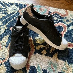 Adidas Superstars, snake